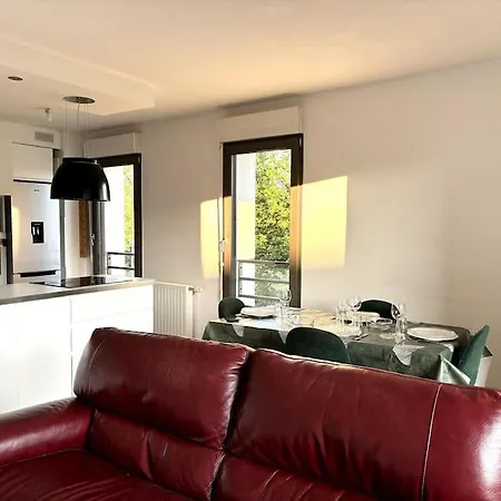 Familial - Proche Versailles Apartment *